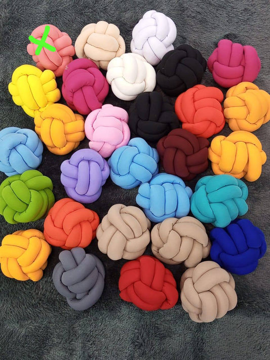 Knot pillows
