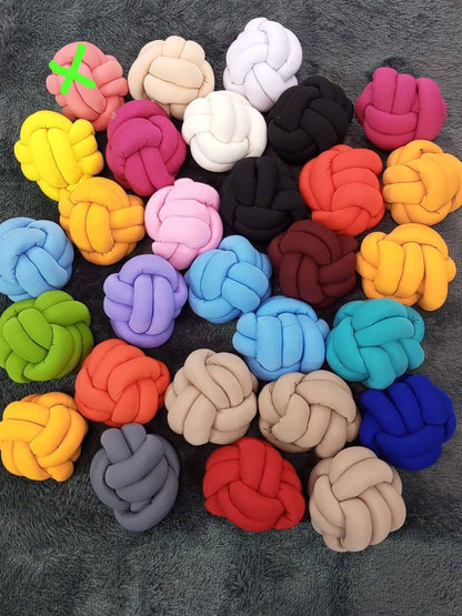 Knot pillows
