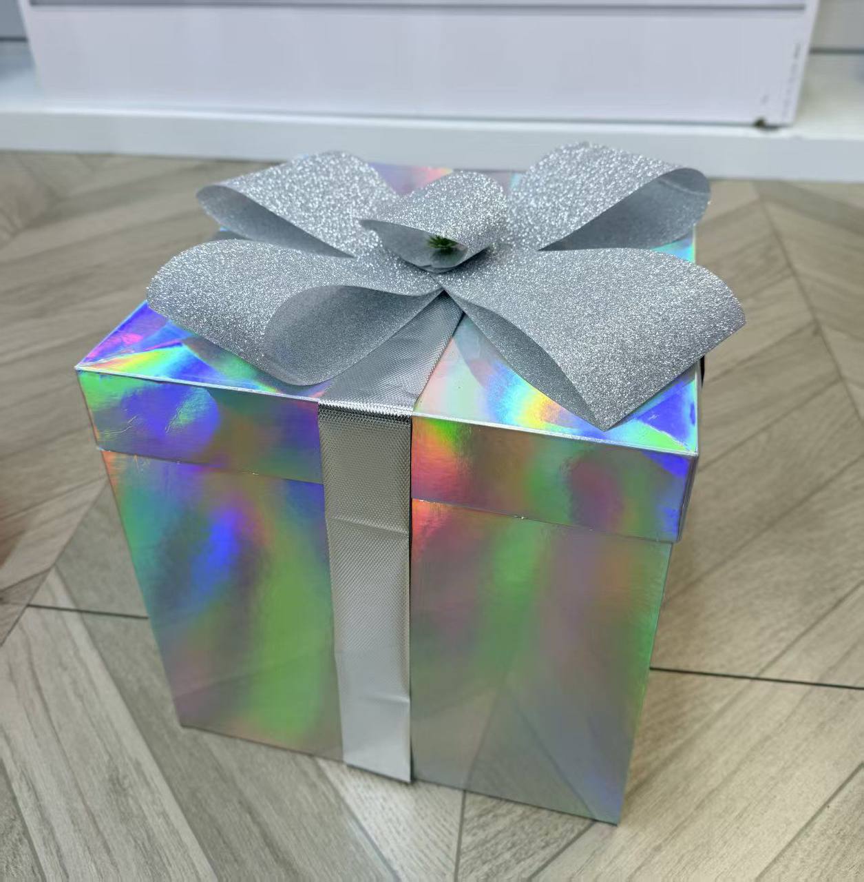Luxury golden gift packaging / folding storage gift box with bow