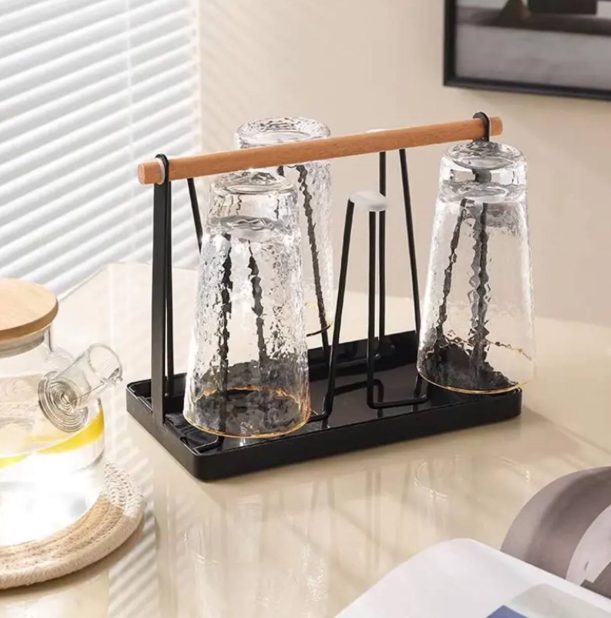 Metallic glass/cup holder