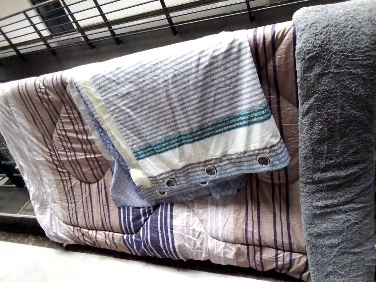 Curtain woolen duvets.