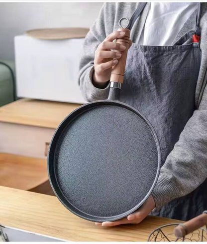 Very heavy thick , high quality Die cast (anti scratch) chapati pan .