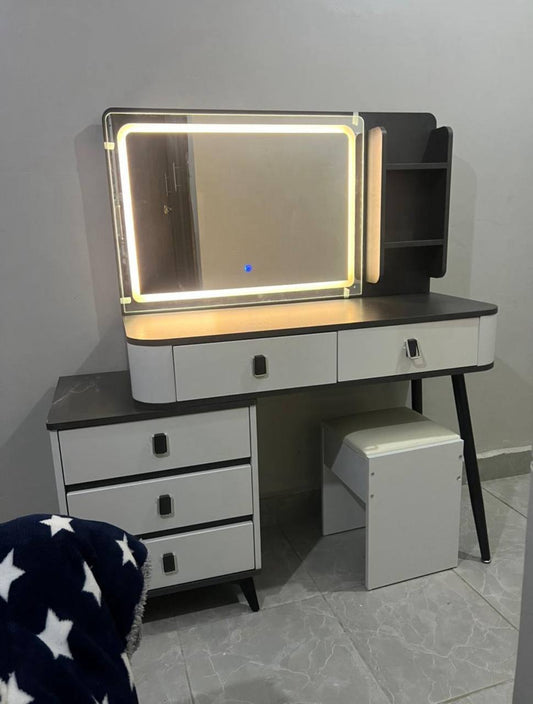 High quality dressing table with LED light mirror
