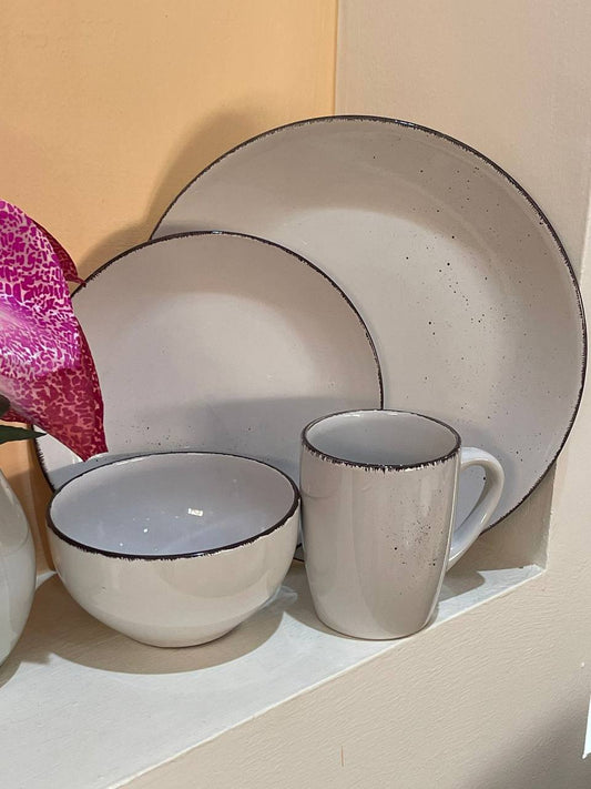 Ceramic dinner set