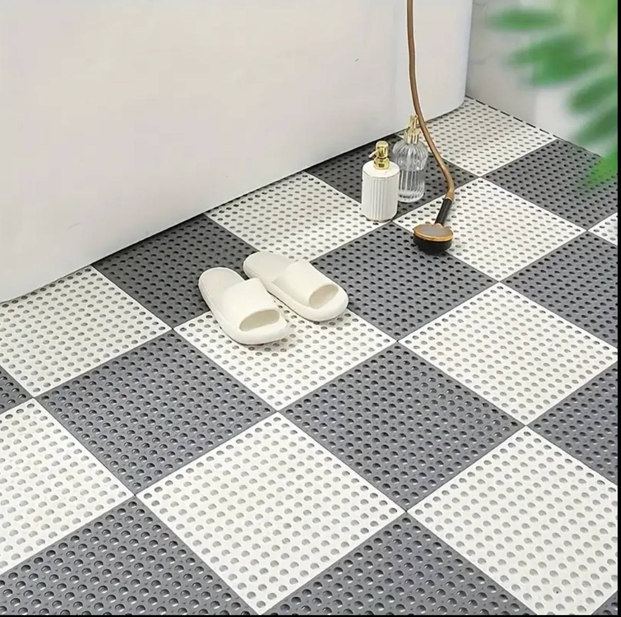 One piece Anti slip bathroom interlocking mats