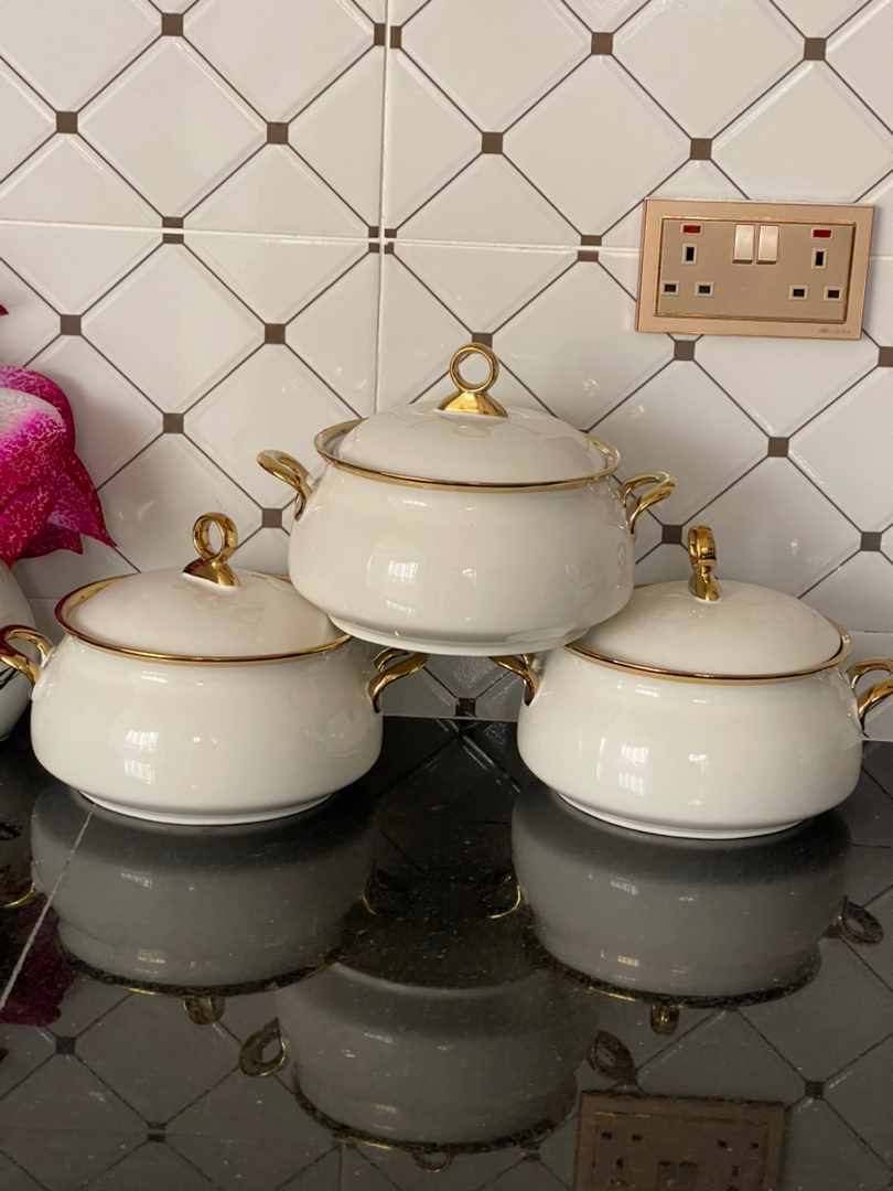 Gold line dish