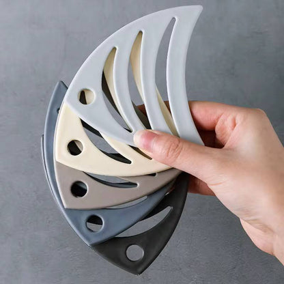 5 pieces fish shaped silicone coasters .