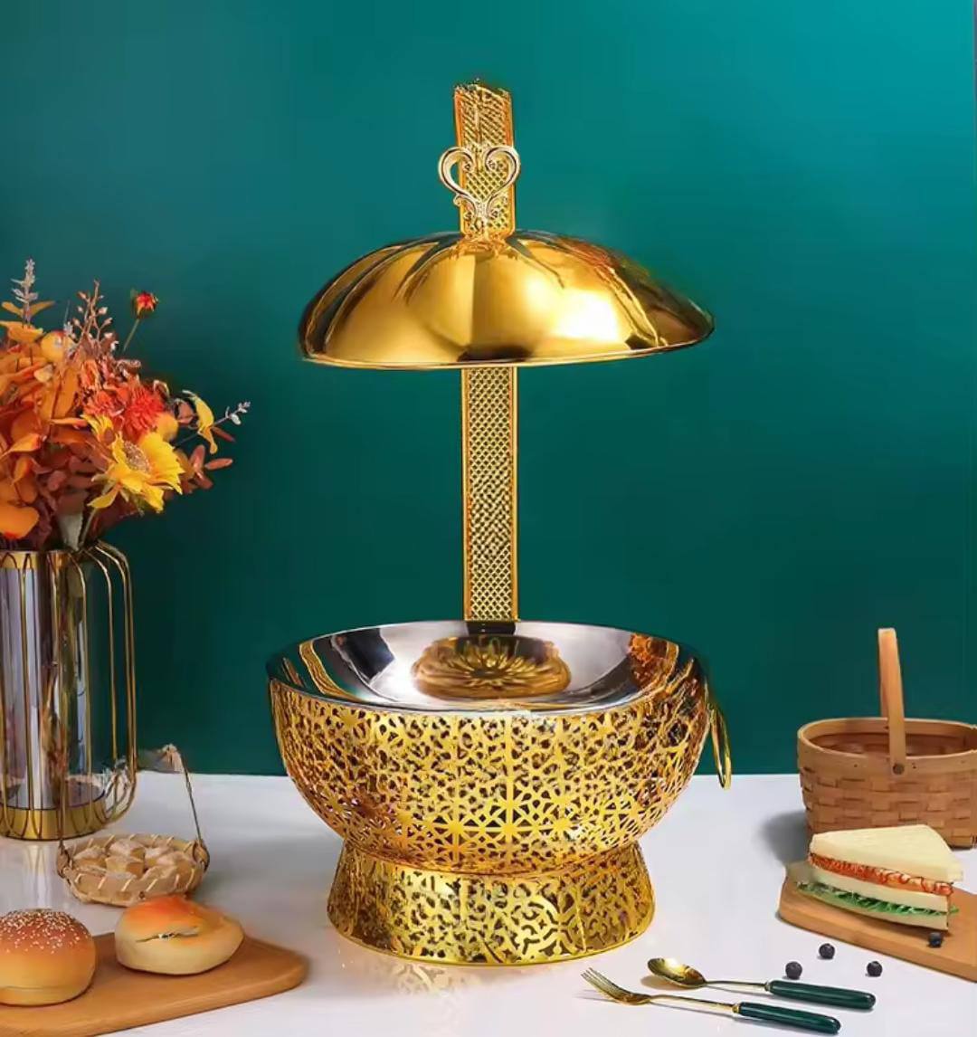 Luxurious gold round chaffing dish
Capacity 8 litres