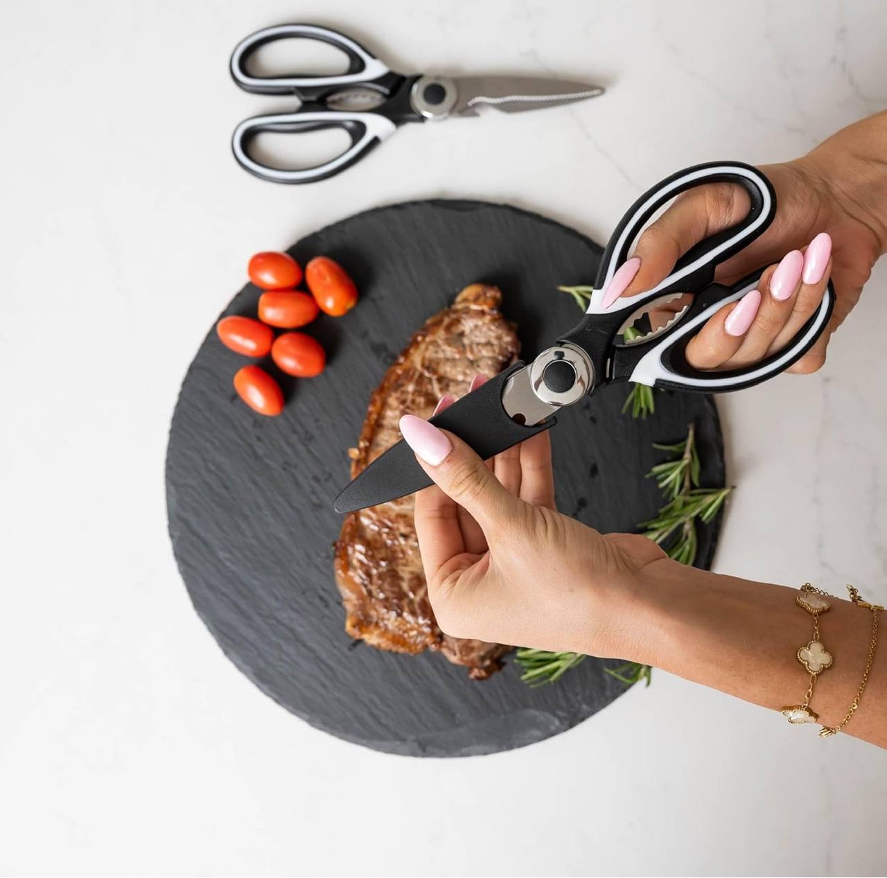 Kitchen multipurpose scissors