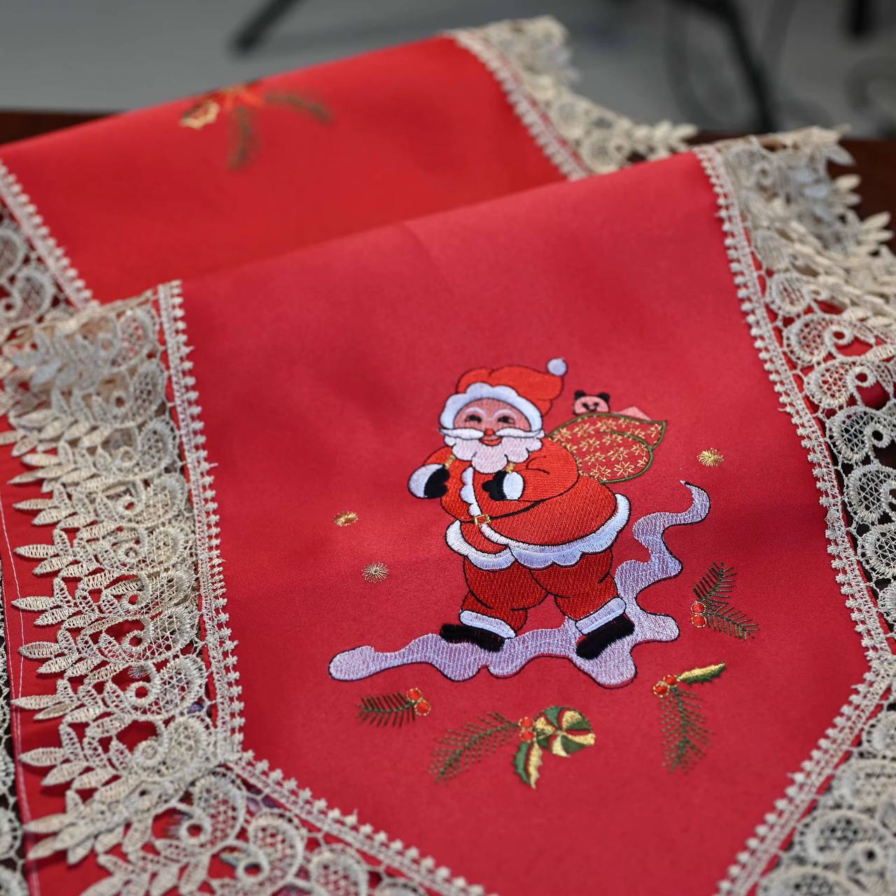 Christmas Series Tablecloth Runner