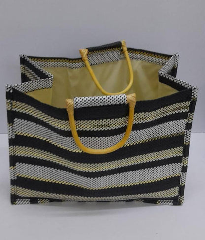 Linen Reusable Eco friendly shopping jute bags
Available in different prints 
Can be used as Burlap gifts packing bags