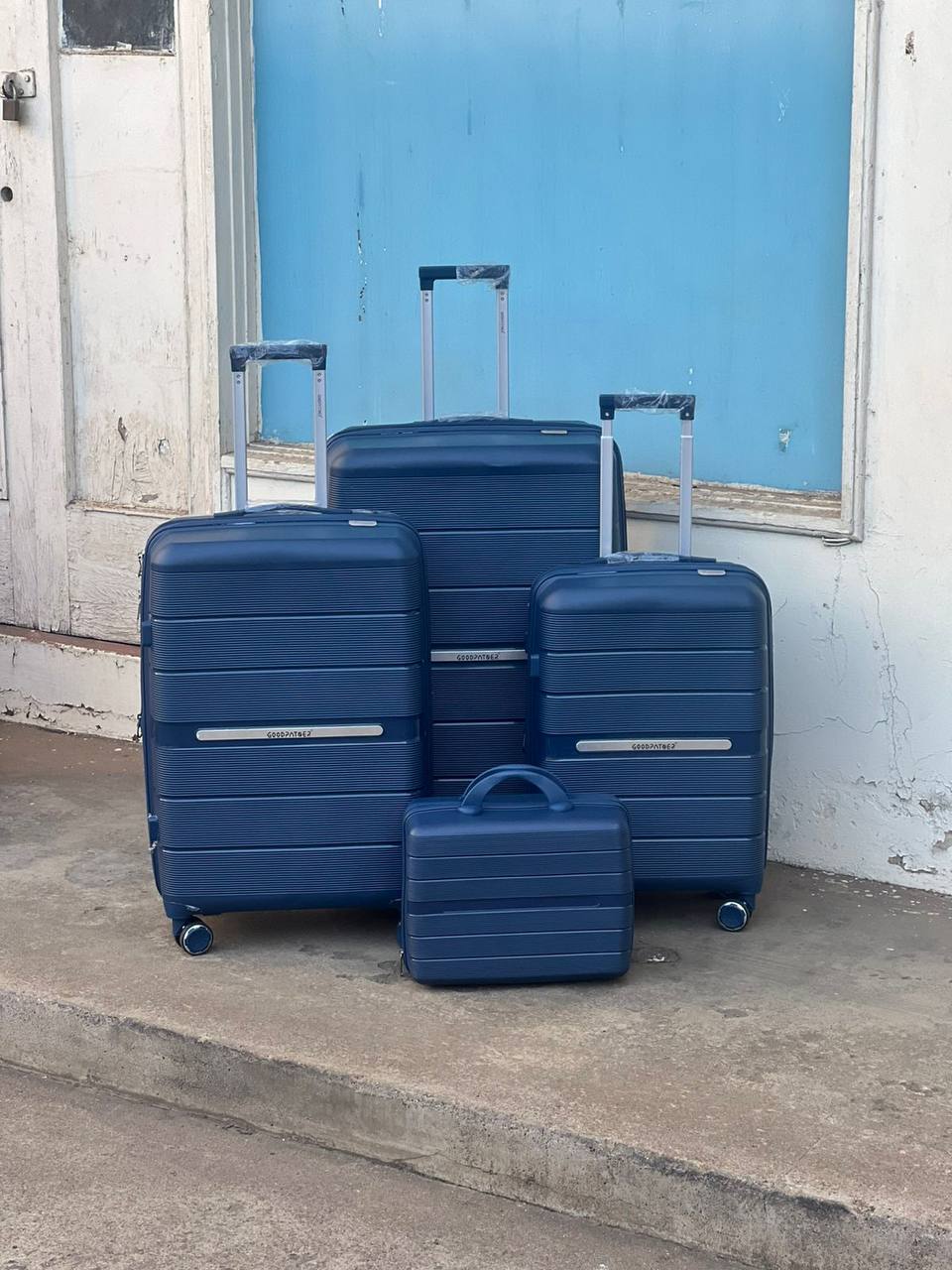 4 in 1 Luxurious unbreakable double zip  Suitcase