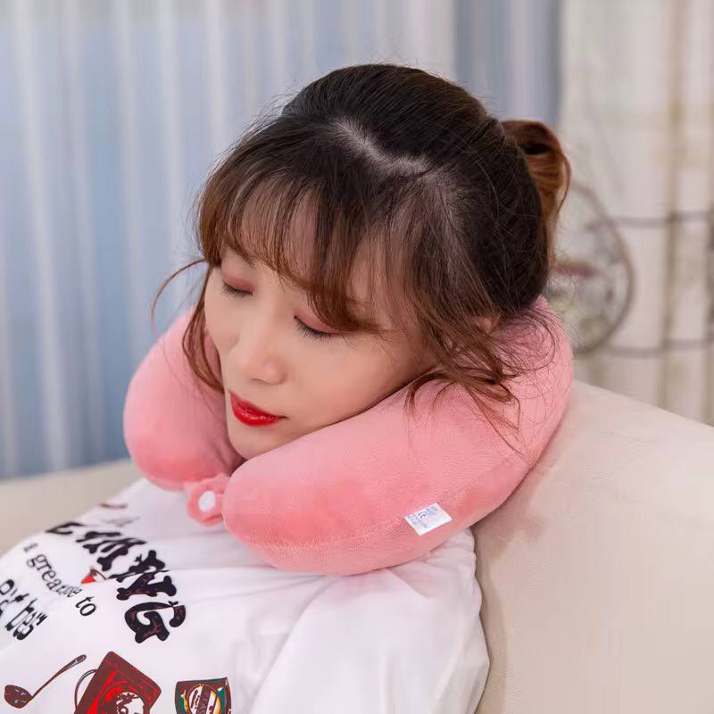 U-shaped neck pillow.