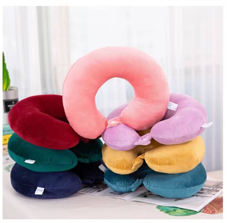 U-shaped neck pillow.