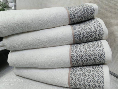 Cotton white towels