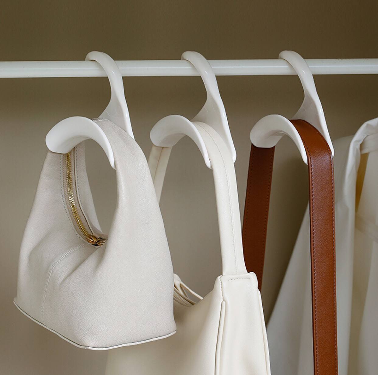 bag hanger